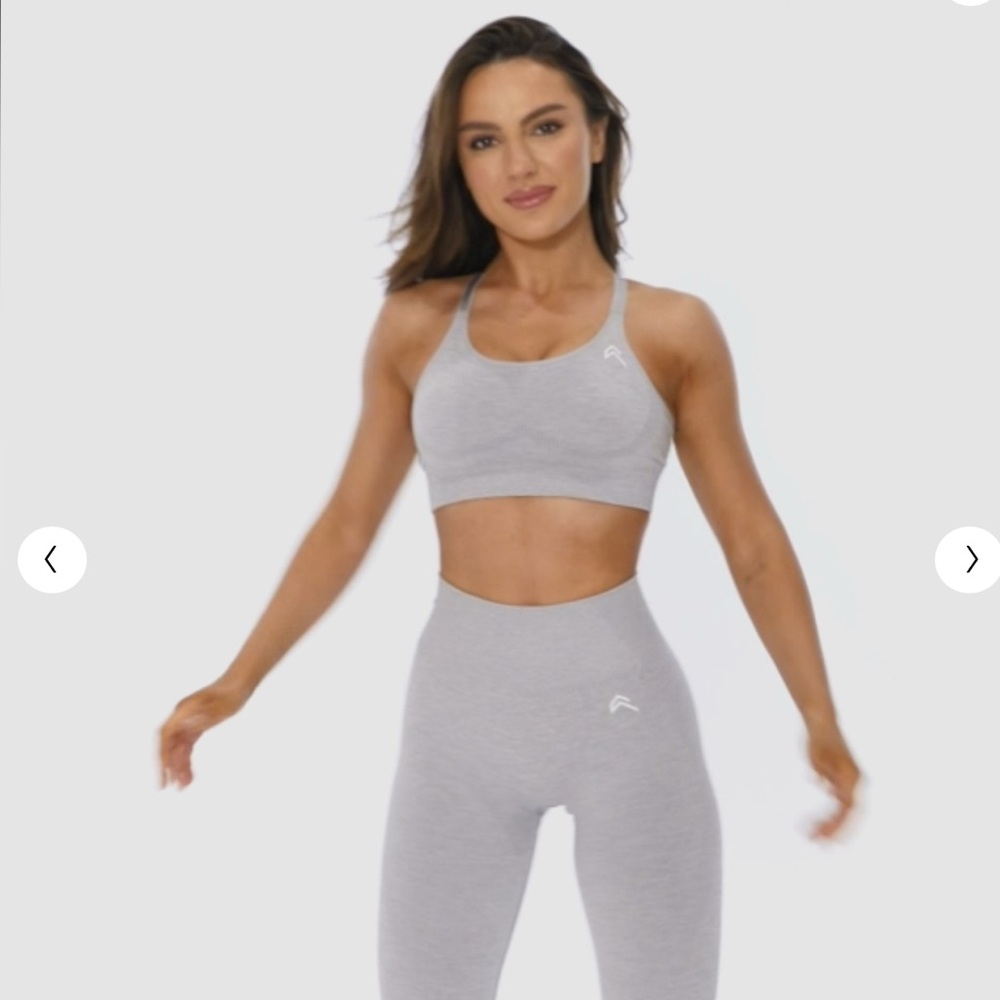 Oner active seamless 1.0 sports bra gray , (first bra that came out) my fav!